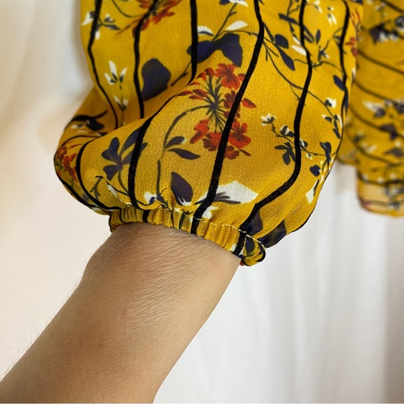 Endless Rose Romper, size XS - Picture 6 of 10